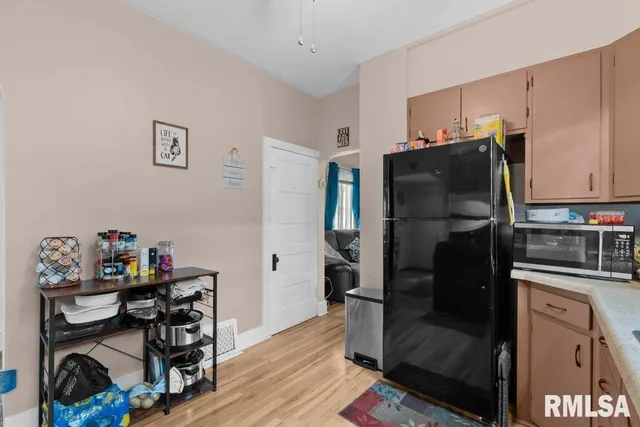 $90,000 | 2427 32nd Street, Moline, IL 61265