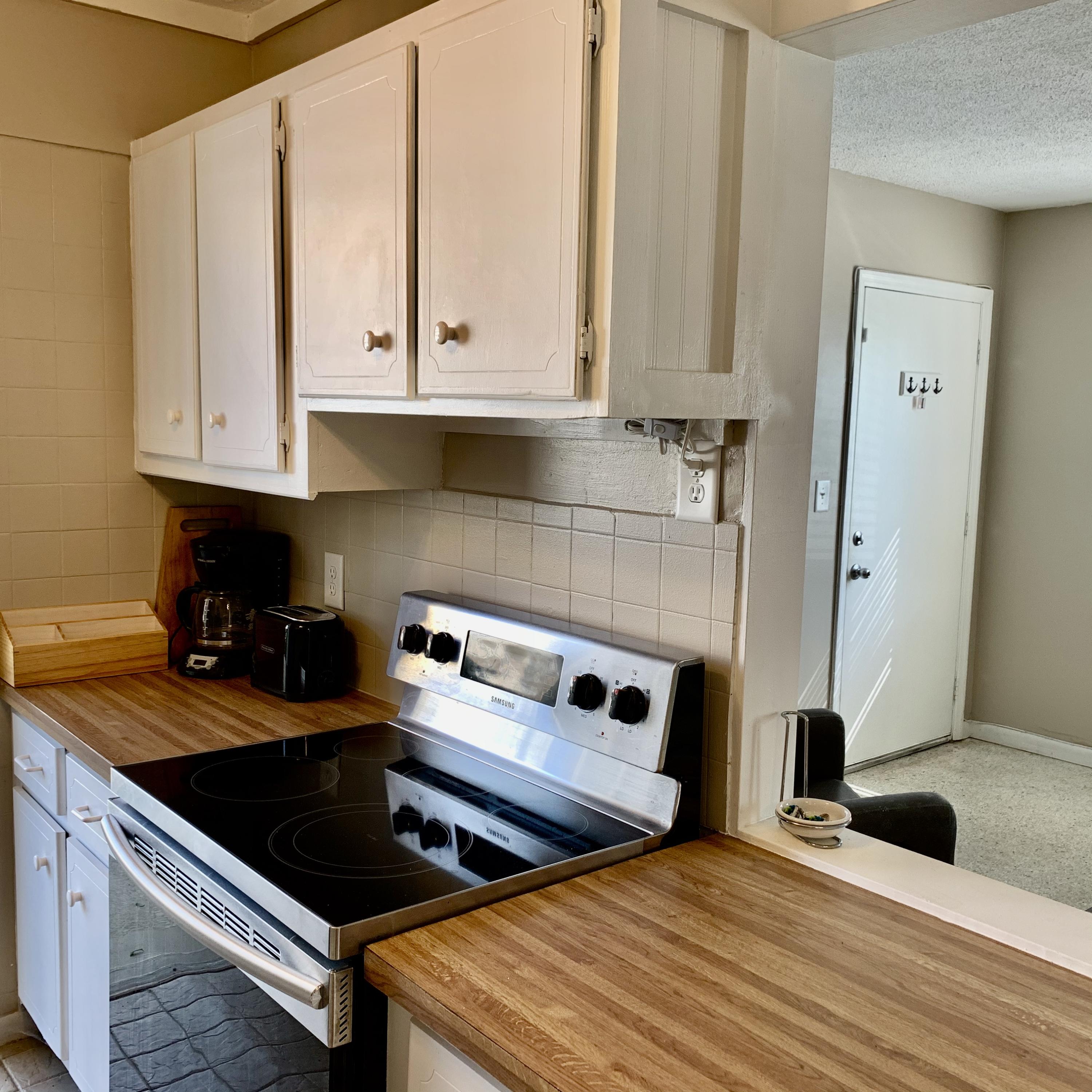 3600 North Ocean Drive, Unit 110 Riviera Beach, FL 33404 - Photo 15 of 51 Kitchen