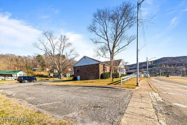 $265,000 | 1171 5th Street, Jellico, TN 37762