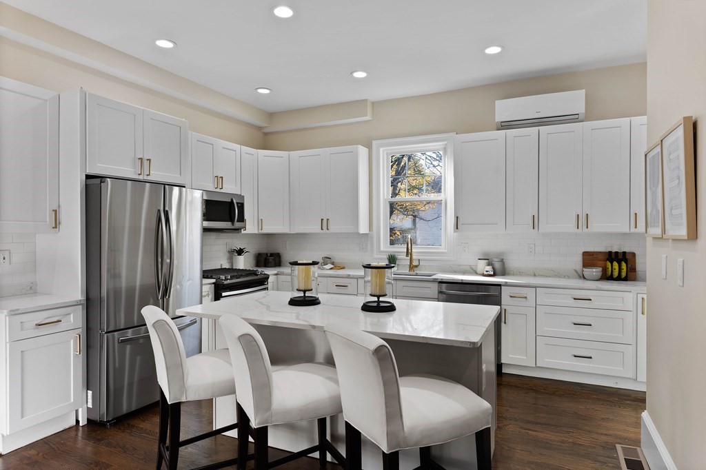 90 Maple Place Dedham, MA 02026 - Photo 4 of 42