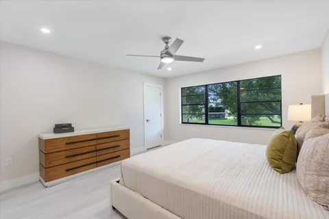 $129,900 | 52 Stratford Lane West, Unit F, Boynton Beach, FL 33436