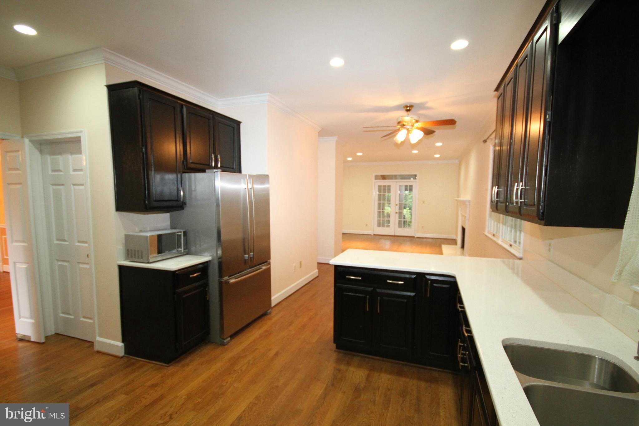 1240 Colonial Road McLean, VA 22101 - Photo 4 of 29 Kitchen