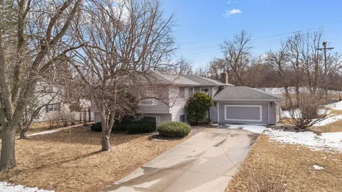 $400,000 | 2298 Clark Street, Eagan, MN 55122