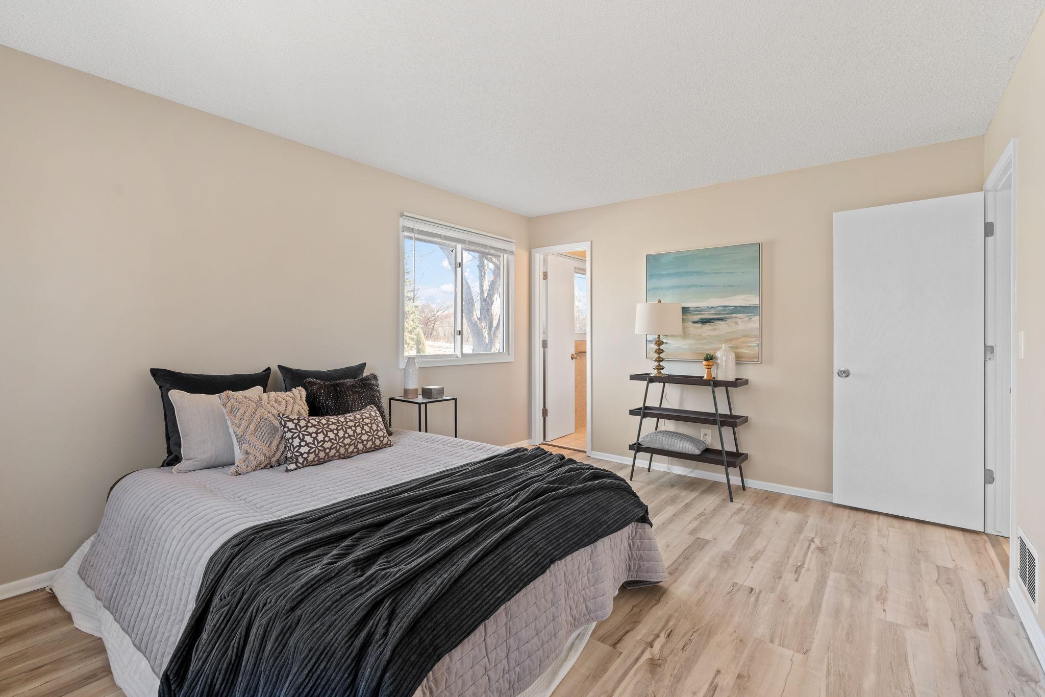 2298 Clark Street Eagan, MN 55122 - Photo 14 of 34