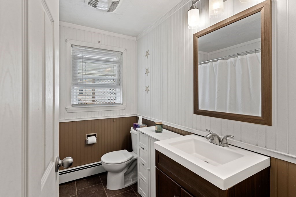 29 Forest Road Salisbury, MA 01952 - Photo 11 of 37