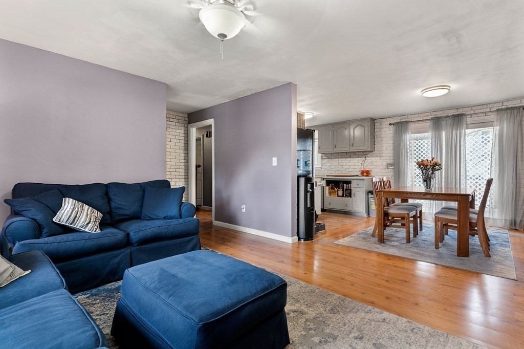 29 Forest Road Salisbury, MA 01952 - Photo 4 of 37