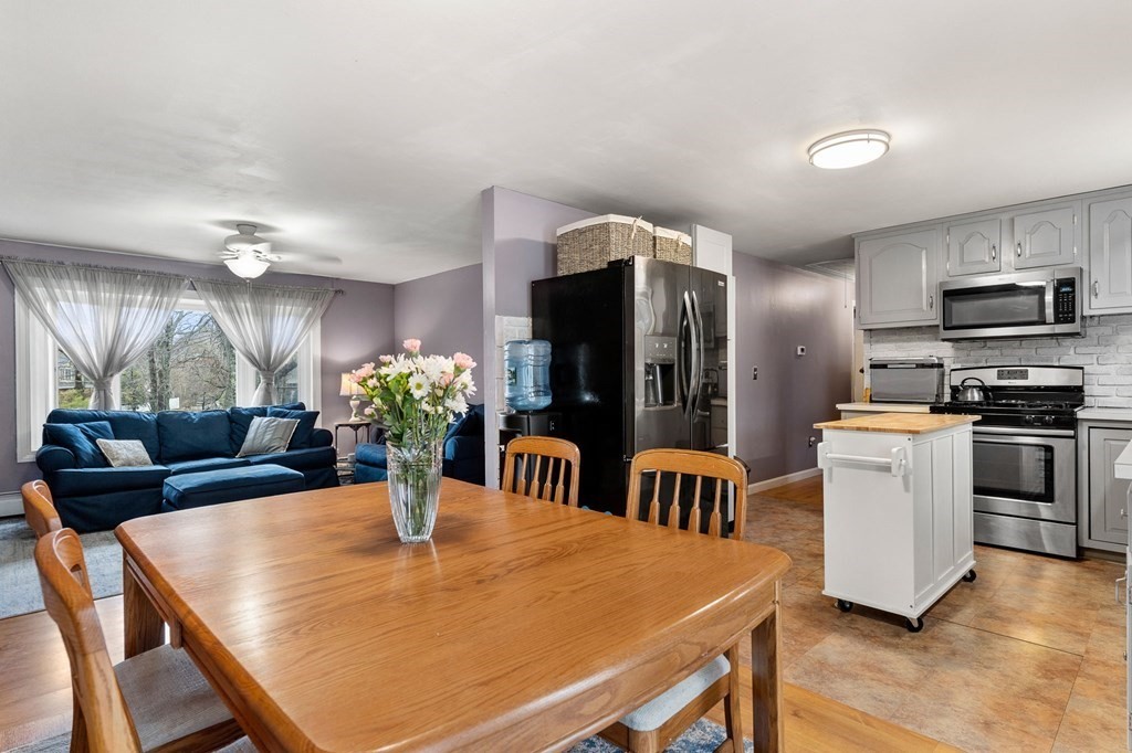 29 Forest Road Salisbury, MA 01952 - Photo 5 of 37