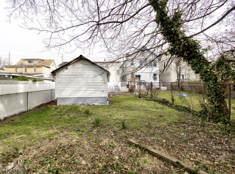 32 Montgomery Street Bloomfield, NJ 07003 - Photo 11 of 41