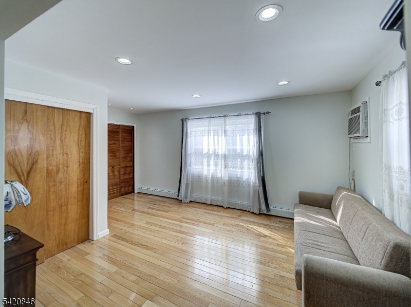 32 Montgomery Street Bloomfield, NJ 07003 - Photo 30 of 41