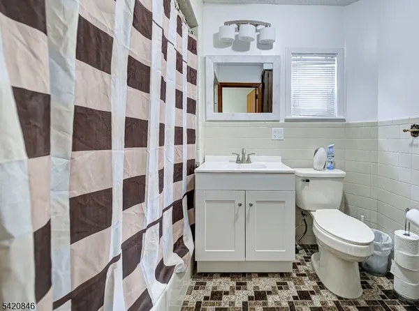 $479,999 | 32 Montgomery Street, Bloomfield, NJ 07003