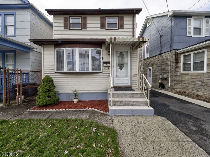 32 Montgomery Street Bloomfield, NJ 07003 - Photo 4 of 41