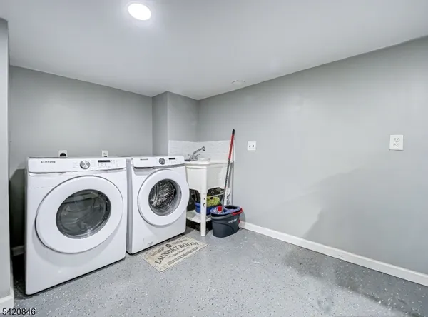 $479,999 | 32 Montgomery Street, Bloomfield, NJ 07003