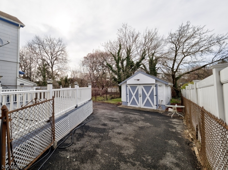 32 Montgomery Street Bloomfield, NJ 07003 - Photo 6 of 41