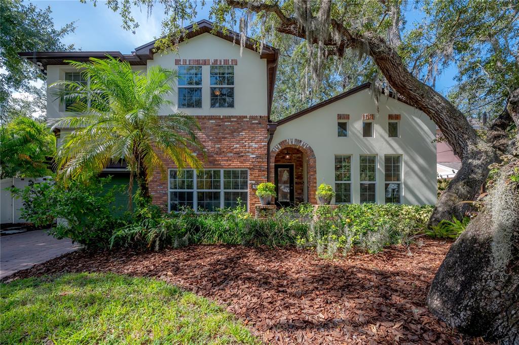 3108 West Villa Rosa Street Tampa, FL 33611 - Photo 2 of 58 a view of a yard in front of house