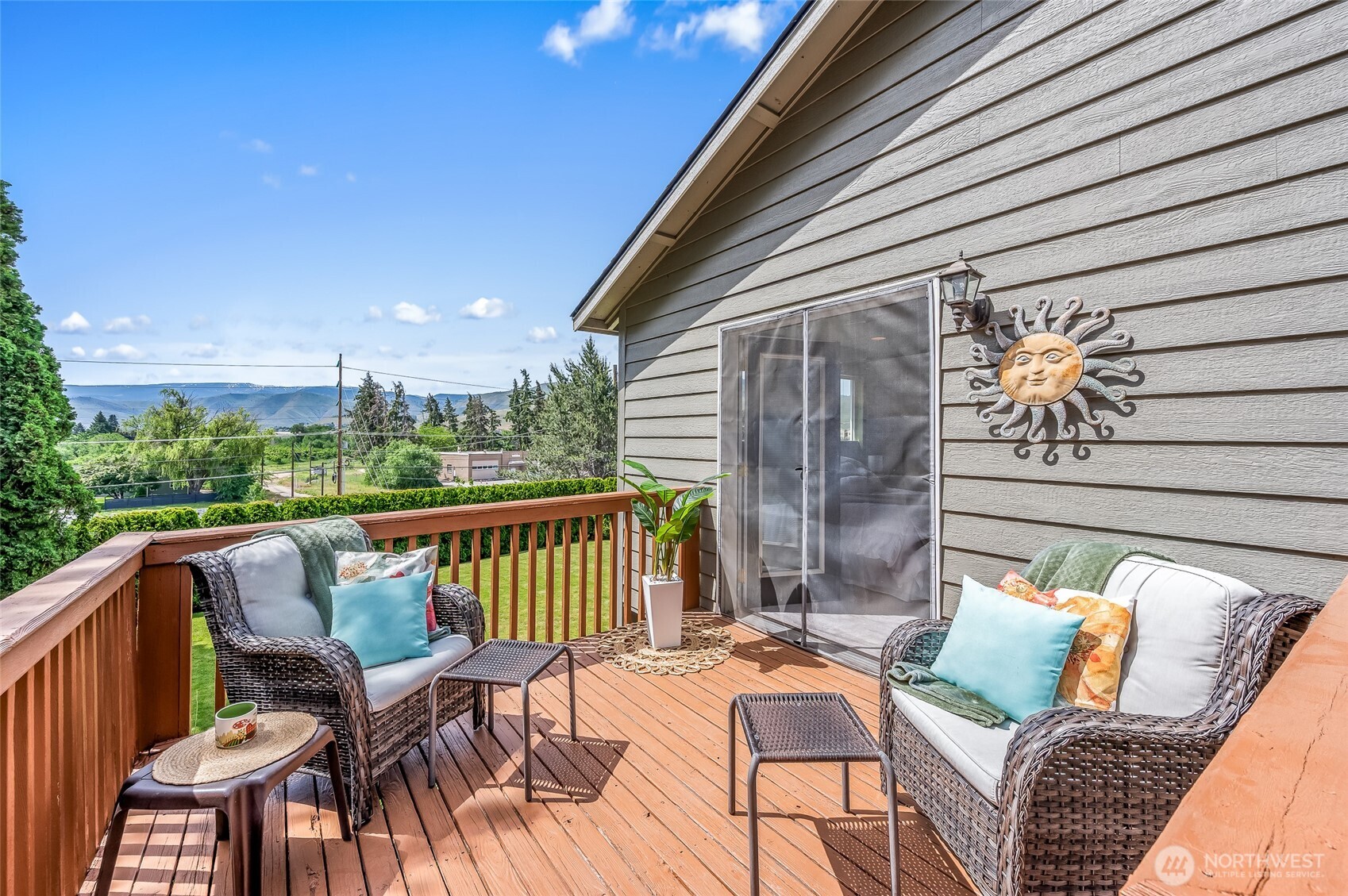 316 Easy Street Wenatchee, WA 98801 - Photo 15 of 39 a view of a patio on the roof deck