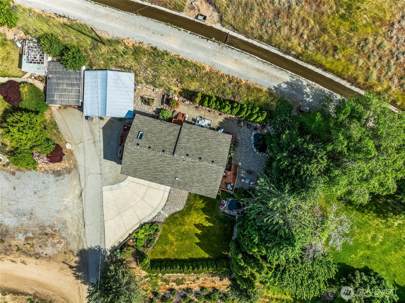 316 Easy Street Wenatchee, WA 98801 - Photo 34 of 39 an aerial view of a residential houses with outdoor space