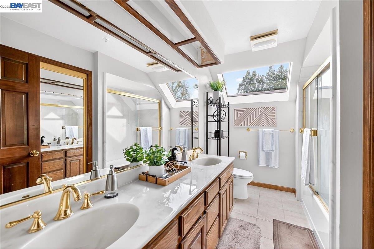 28 Harrington Road Moraga, CA 94556 - Photo 38 of 44 a lobby with furniture and large windows