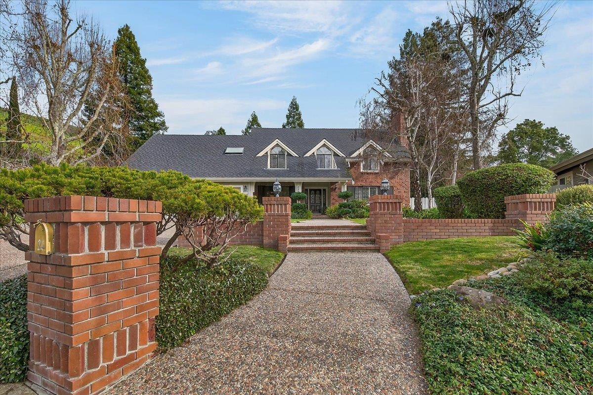 28 Harrington Road Moraga, CA 94556 - Photo 4 of 44 North facing in a quiet cud-de-sac.