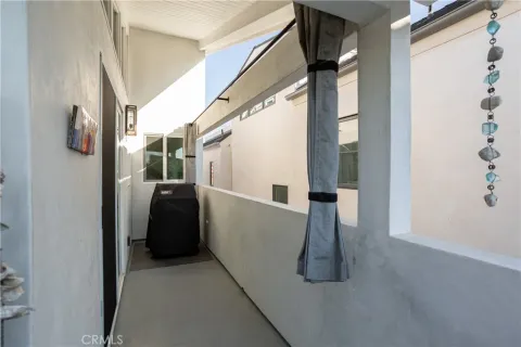 $2,545,000 | 410 Poinsettia Avenue, Corona del Mar, CA 92625