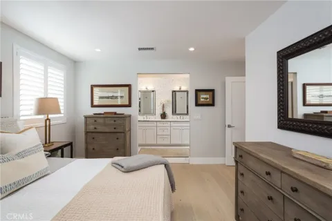 $2,545,000 | 410 Poinsettia Avenue, Corona del Mar, CA 92625