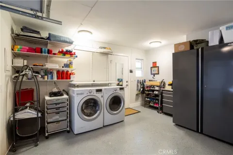 $2,545,000 | 410 Poinsettia Avenue, Corona del Mar, CA 92625