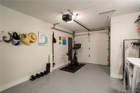 $2,545,000 | 410 Poinsettia Avenue, Corona del Mar, CA 92625