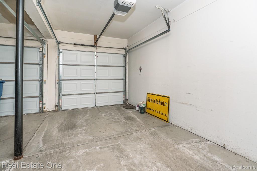 1665 Huntington Park, Unit E Rochester, MI 48309 - Photo 32 of 40