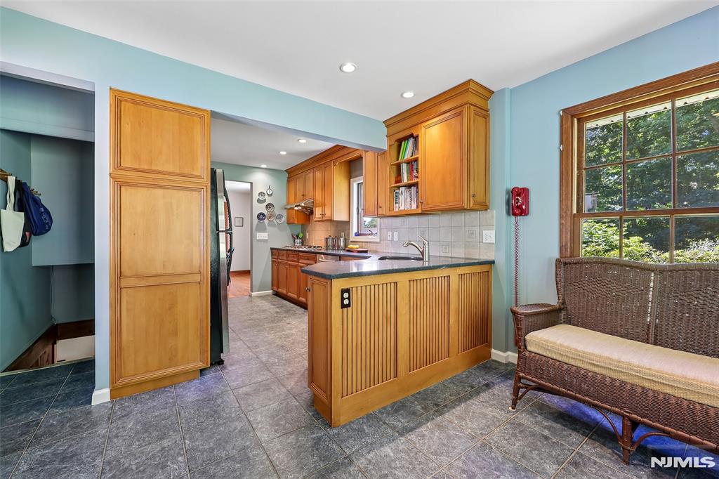74 Woodland Road Montvale, NJ 07645 - Photo 11 of 21