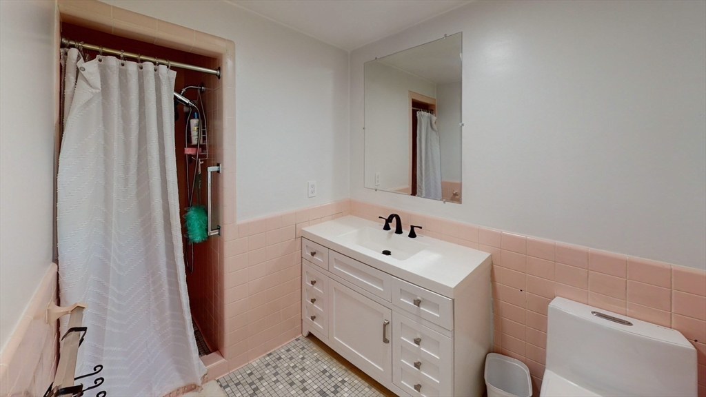 11 Lansing Road Lynn, MA 01904 - Photo 16 of 29