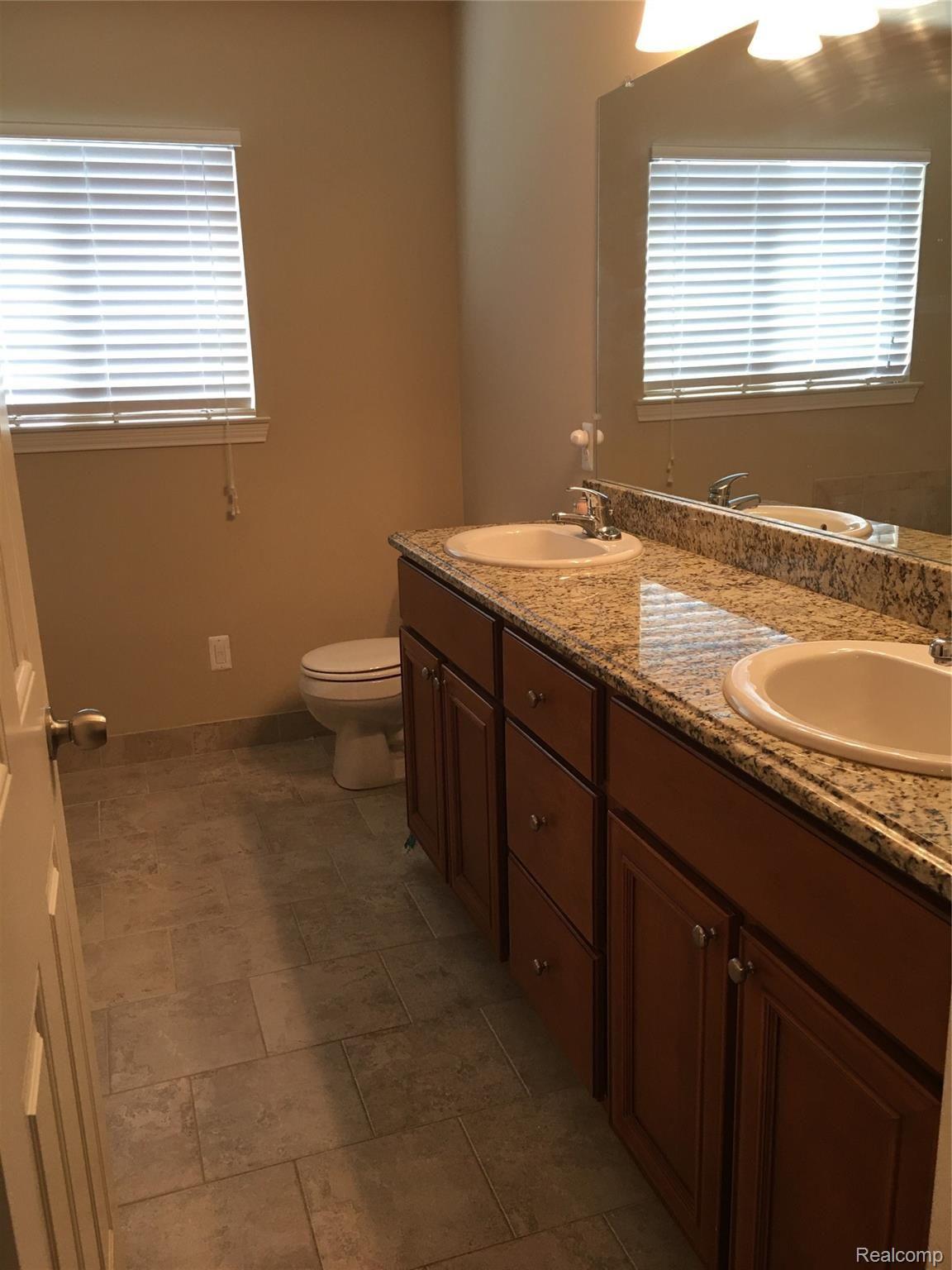 16510 Moore Park Road Macomb, MI 48044 - Photo 27 of 38 master bathroom.JPG