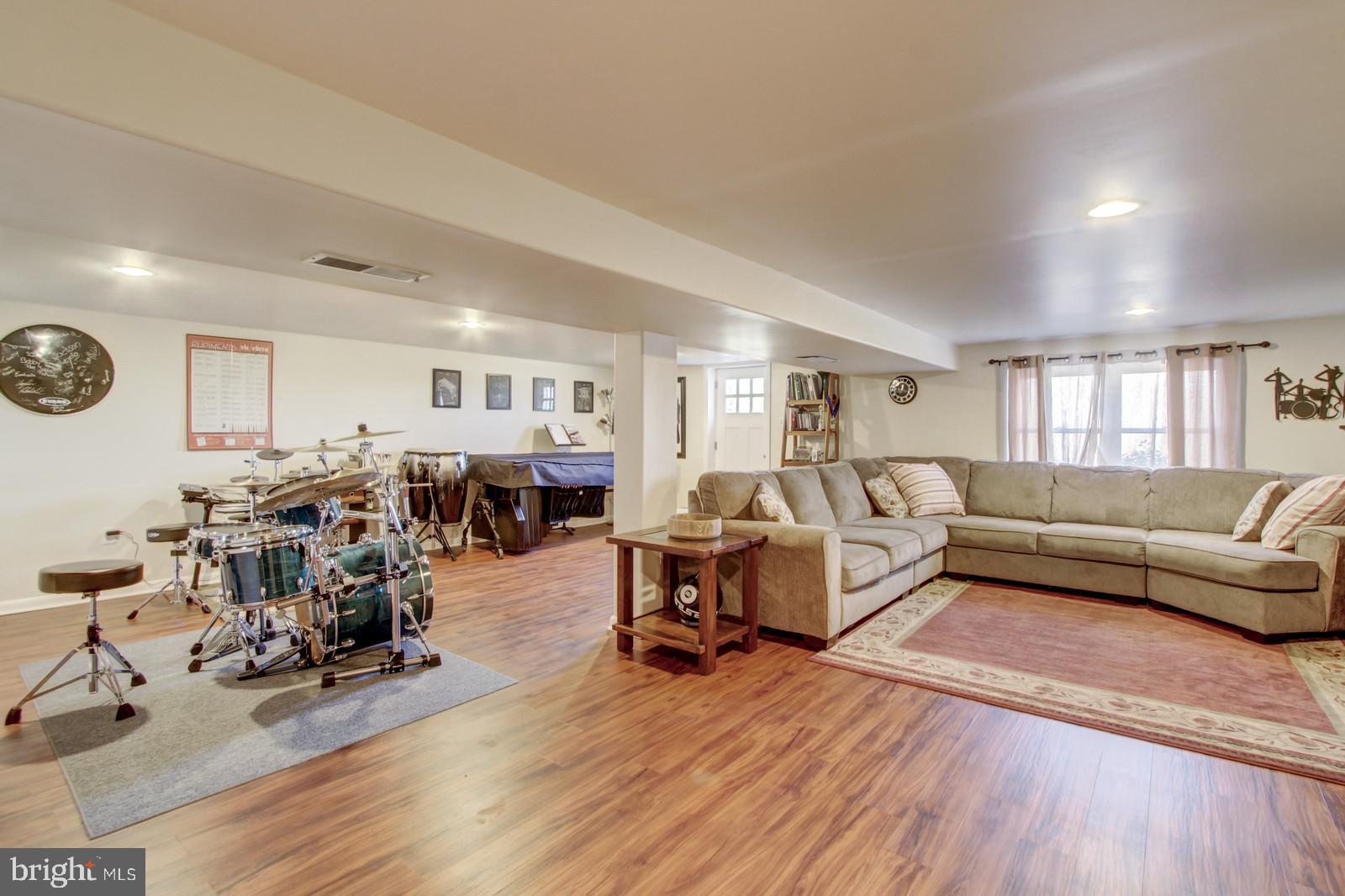 2770 Clearview Road York, PA 17406 - Photo 16 of 25 Gallery Image 16