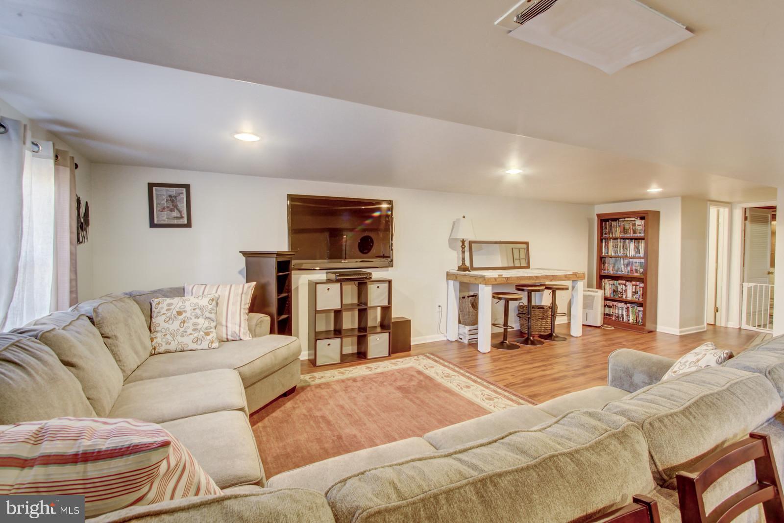 2770 Clearview Road York, PA 17406 - Photo 17 of 25 Gallery Image 17