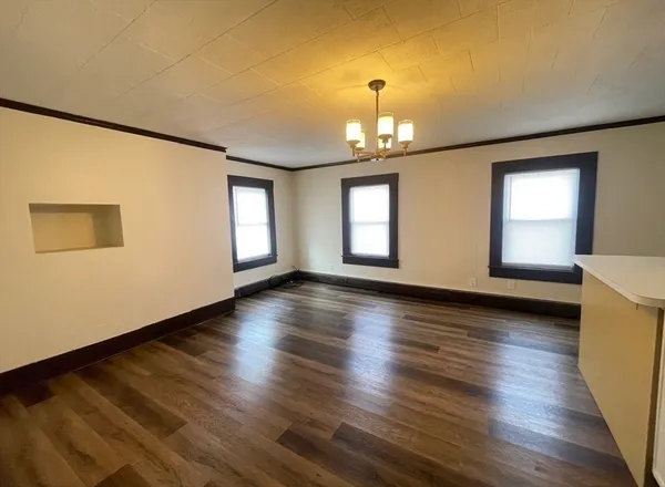 $2,000 | 27 Wilcox Street, Unit 2R, Springfield, MA 01105