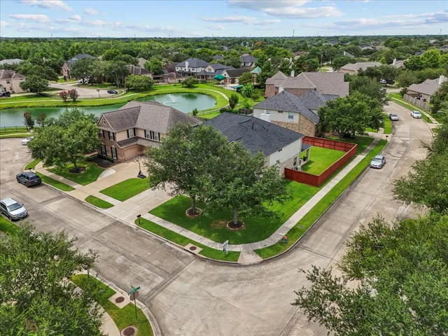 $559,900 | 3902 Basil Court, Pearland, TX 77584