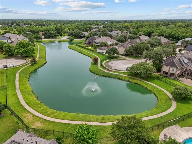 $559,900 | 3902 Basil Court, Pearland, TX 77584