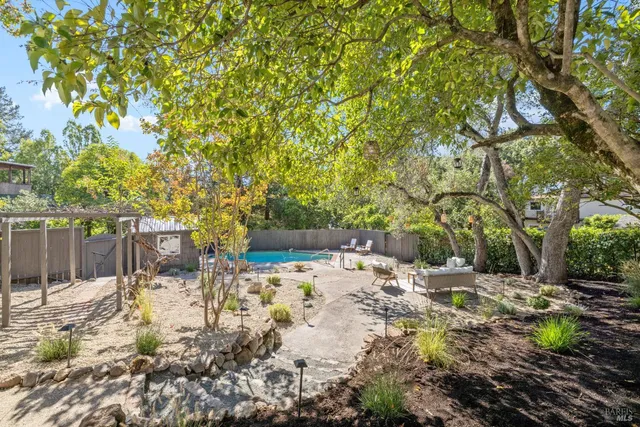 $1,399,000 | 17285 Hillcrest Avenue, Sonoma, CA 95476