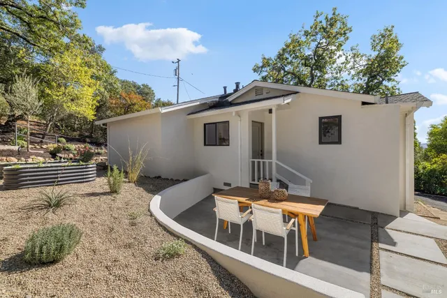 $1,399,000 | 17285 Hillcrest Avenue, Sonoma, CA 95476