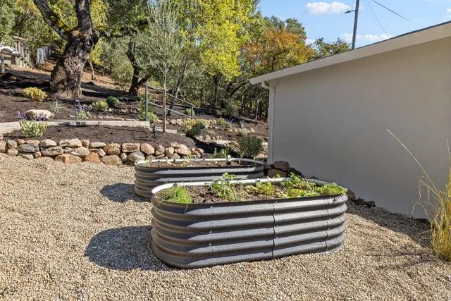 $1,399,000 | 17285 Hillcrest Avenue, Sonoma, CA 95476