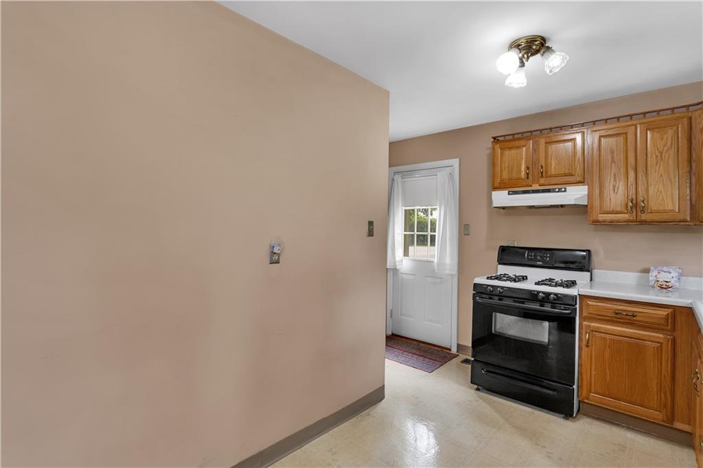 1698 Ridge Rd Extension Ambridge, PA 15003 - Photo 11 of 28