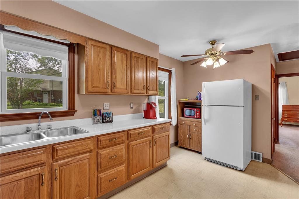 1698 Ridge Rd Extension Ambridge, PA 15003 - Photo 13 of 28