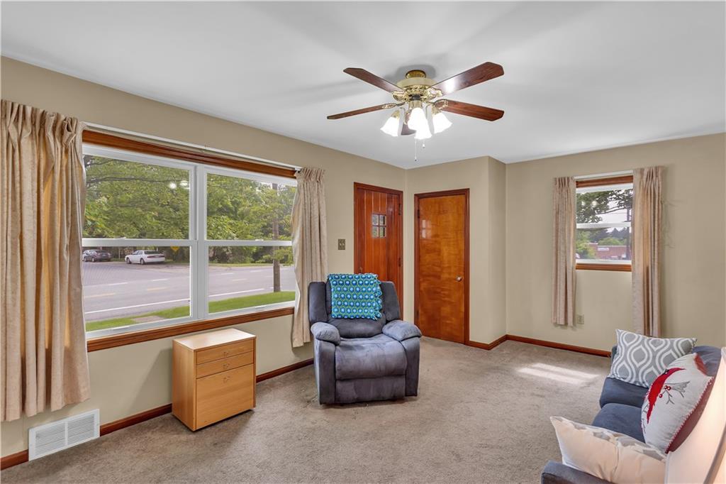 1698 Ridge Rd Extension Ambridge, PA 15003 - Photo 4 of 28