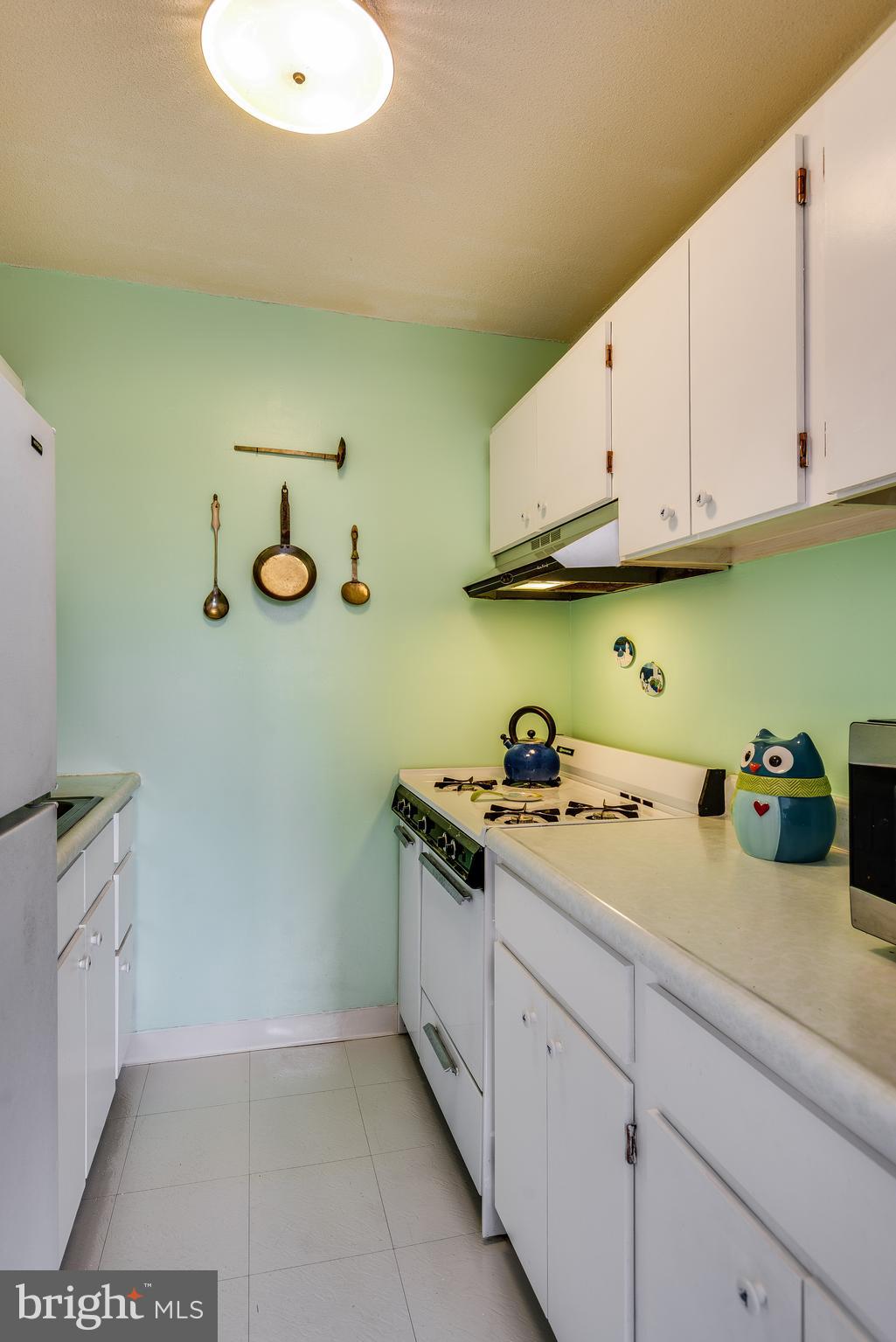 2201 L Street Northwest, Unit 412 Washington, DC 20037 - Photo 6 of 20