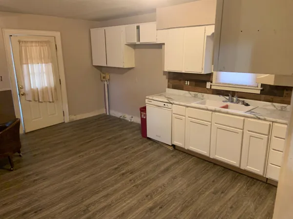 $155,000 | 7203 East 17th Avenue, Hutchinson, KS 67501