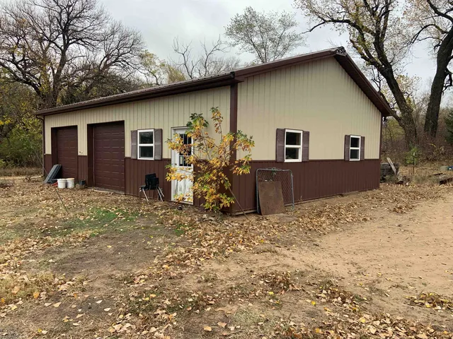 $155,000 | 7203 East 17th Avenue, Hutchinson, KS 67501