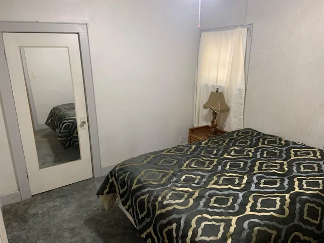 $155,000 | 7203 East 17th Avenue, Hutchinson, KS 67501