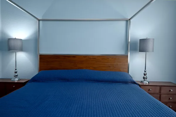 a view of room with an empty room