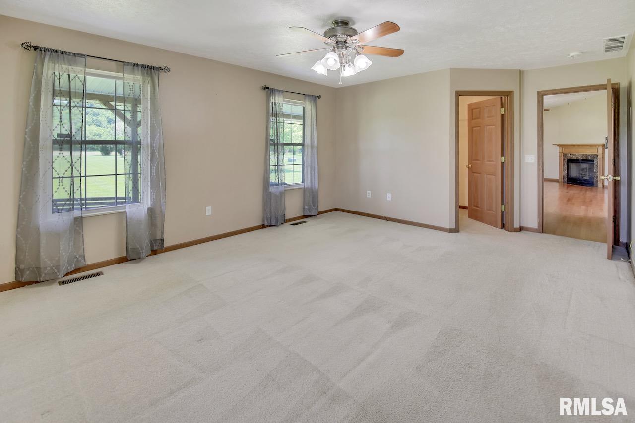 21221 North Hampton Road Chillicothe, IL 61523 - Photo 13 of 33 Gallery Image 13
