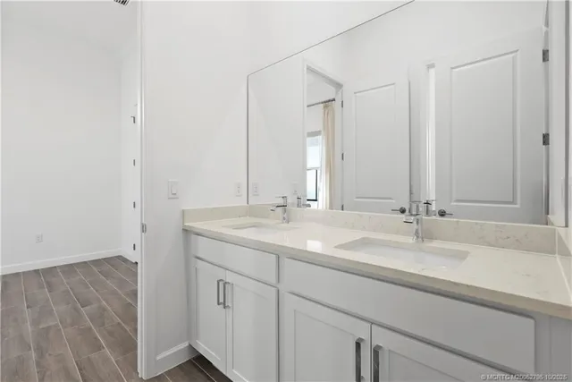 $615,000 | 369 Southeast Fascino Circle, Port St. Lucie, FL 34984