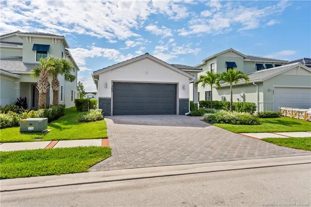 $615,000 | 369 Southeast Fascino Circle, Port St. Lucie, FL 34984