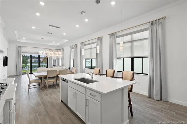 $615,000 | 369 Southeast Fascino Circle, Port St. Lucie, FL 34984